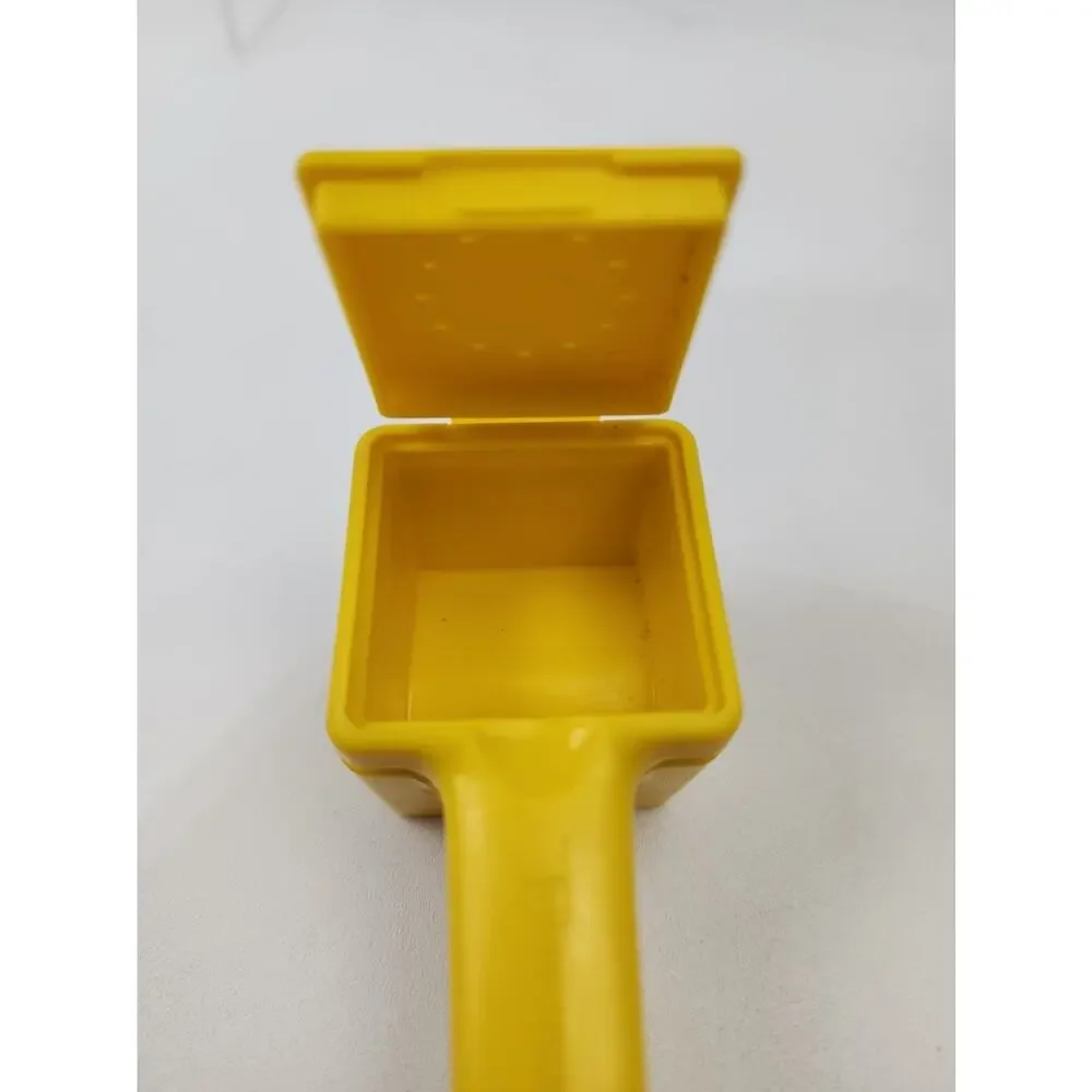 Vintage Tupperware #1465 Yellow Corn Cob Butter Spreader Built In Salt Shaker